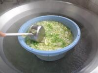 野菜を茹でる