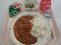 夏野菜カレー・きゅうりの中華和え・すいかゼリー