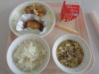 ご飯・鯖のまろやか煮・ゴーヤチャンプルー・もずく汁