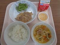 豚肉の十和田バラ焼き・塩ゆで枝豆・ほうとう風味噌汁・桃ゼリー