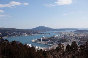 気仙沼湾と大島